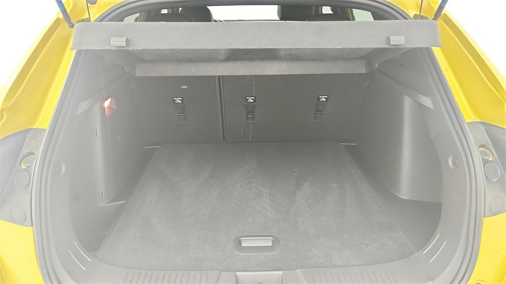 Certified 2024 Chevrolet Trax RS w/ Sunroof Package image 35