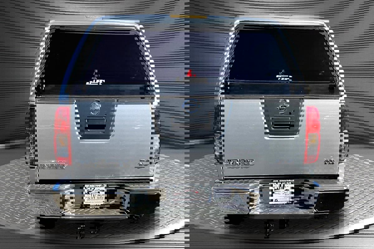 Used 2006 Nissan Frontier NISMO w/ (J01) Sunroof Pkg image 5