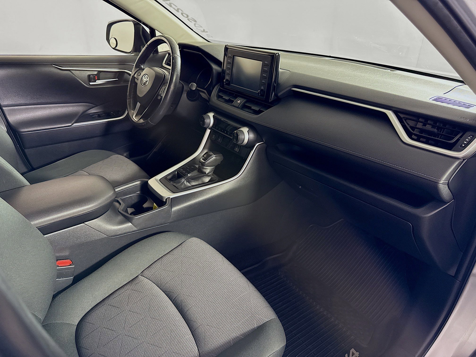 Certified 2019 Toyota RAV4 XLE w/ Convenience Package image 29