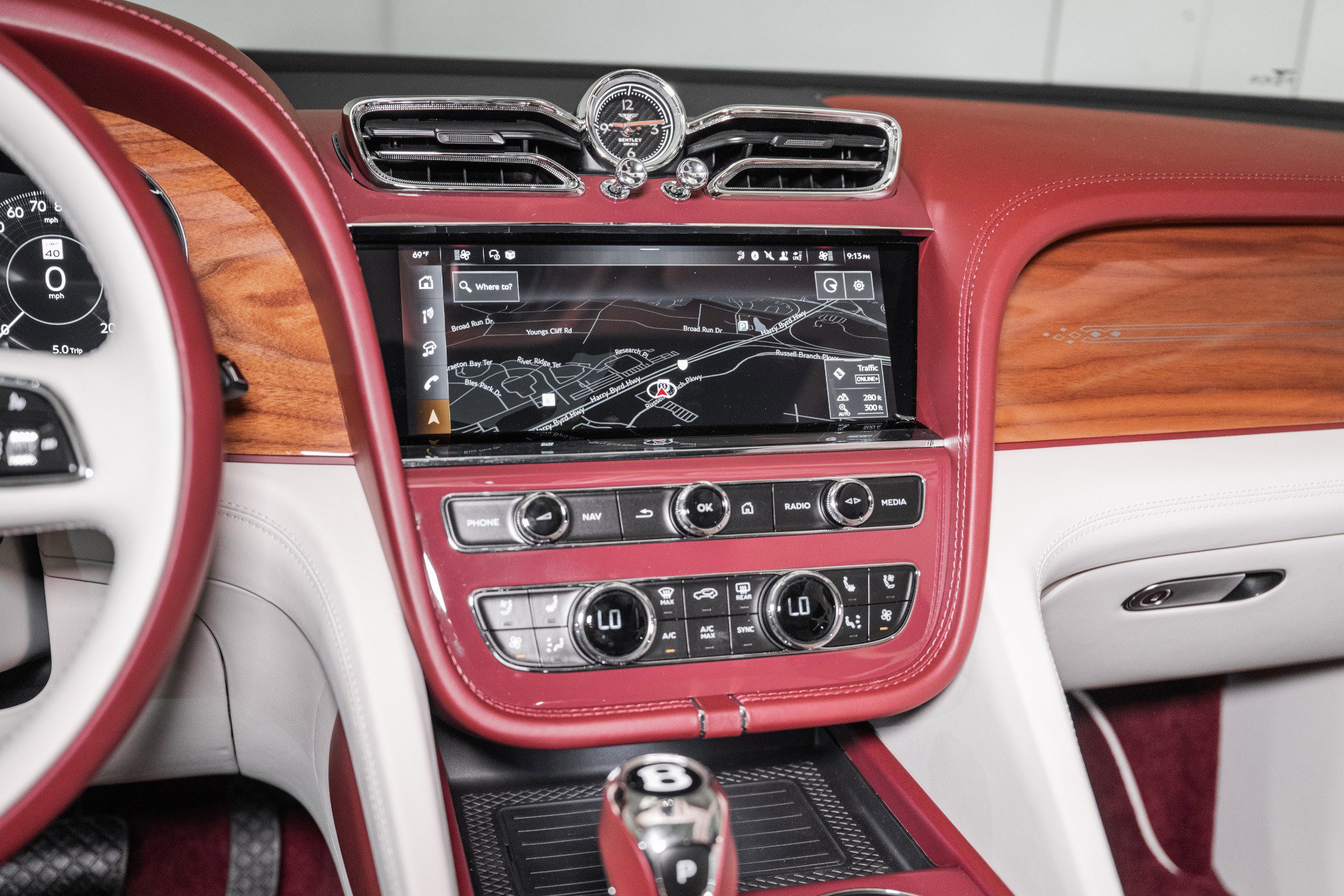 New 2025 Bentley Bentayga image 36