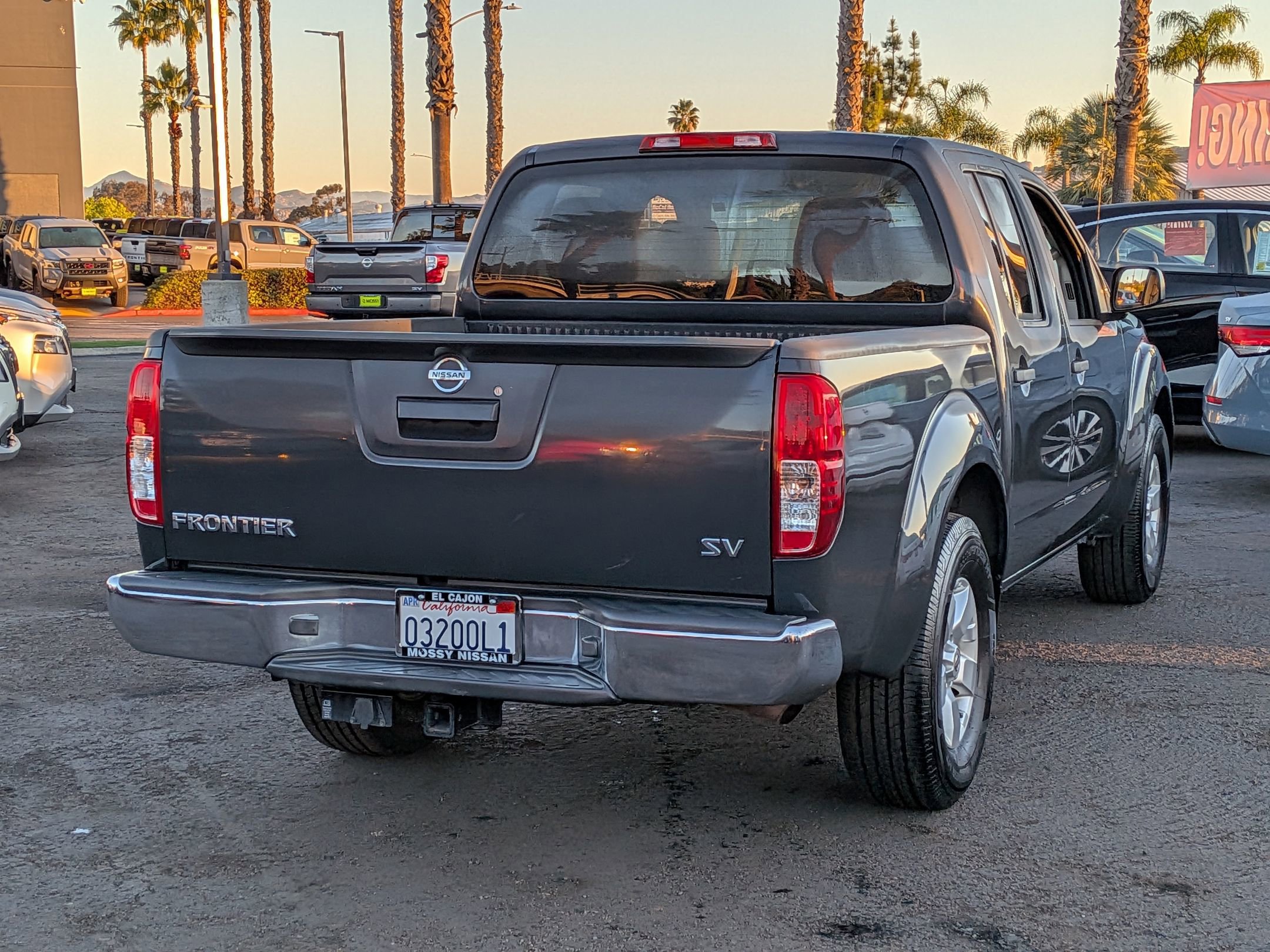 Used 2013 Nissan Frontier SV image 8