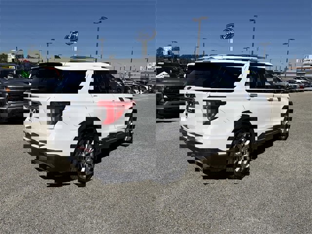 Certified 2021 Ford Explorer Limited w/ Equipment Group 301A image 3