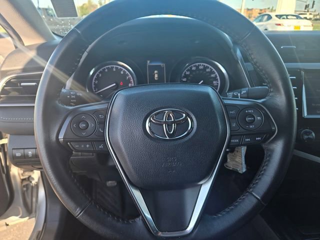 Used 2019 Toyota Camry SE w/ Accessory Appearance Package image 24