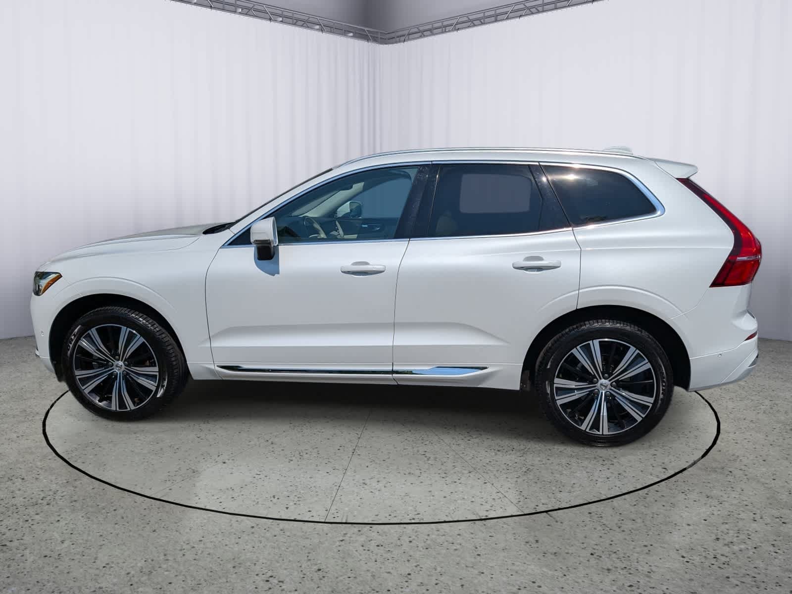 Used 2022 Volvo XC60 B5 Inscription w/ Advanced Package AWD/4WD image 6