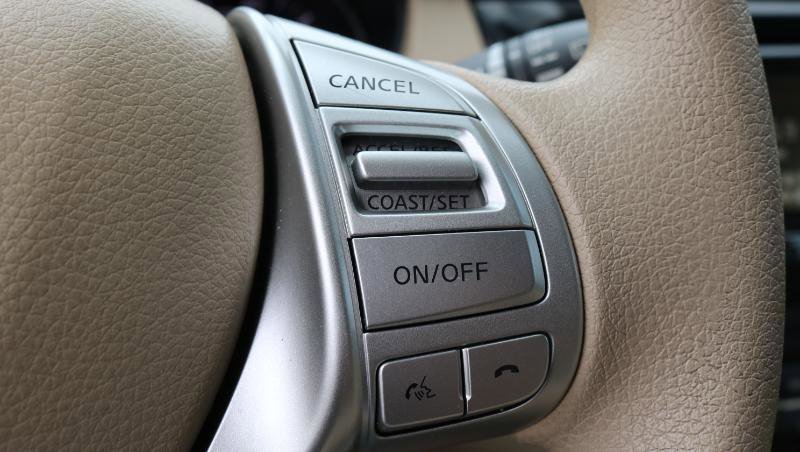 Used 2015 Nissan Rogue SV image 11