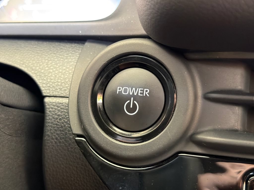 Used 2025 Toyota Crown AWD/4WD image 6