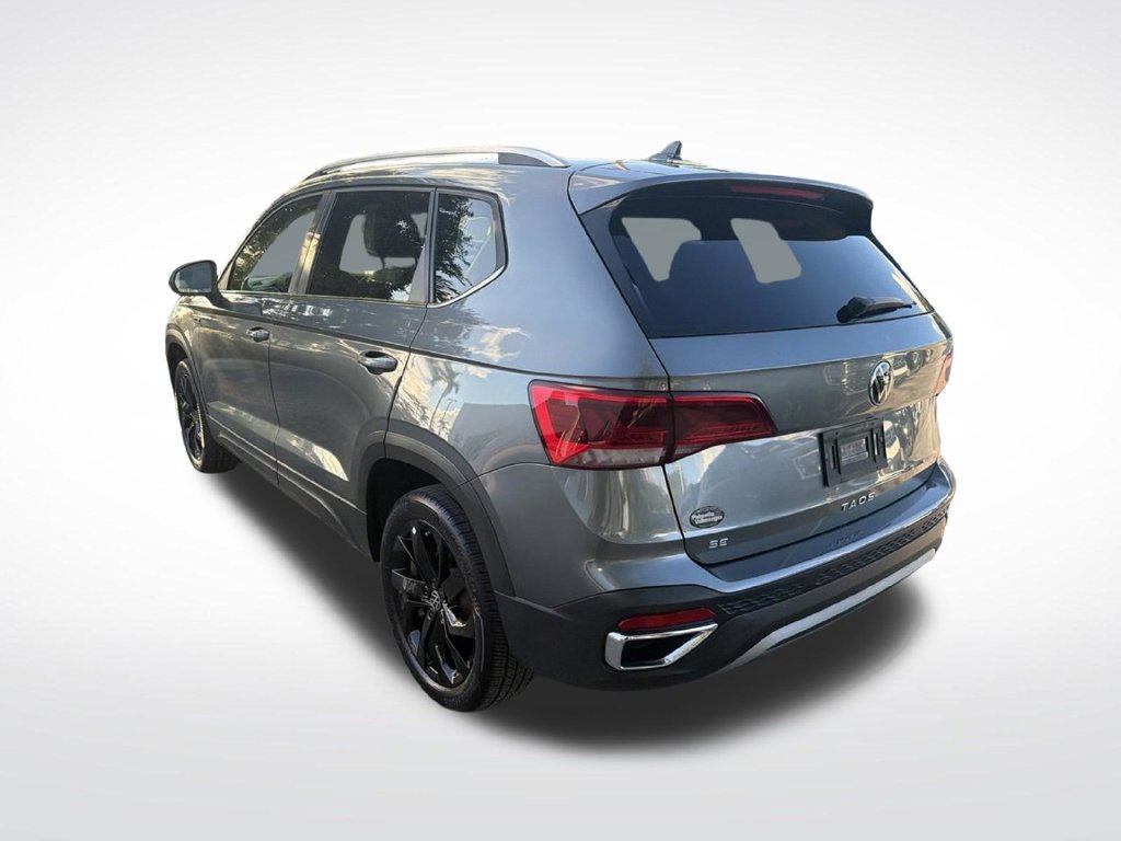Used 2024 Volkswagen Taos SE FWD image 4
