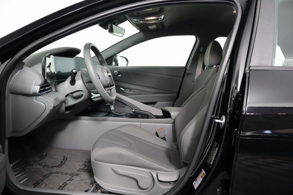 Used 2024 Hyundai Elantra SEL FWD image 10