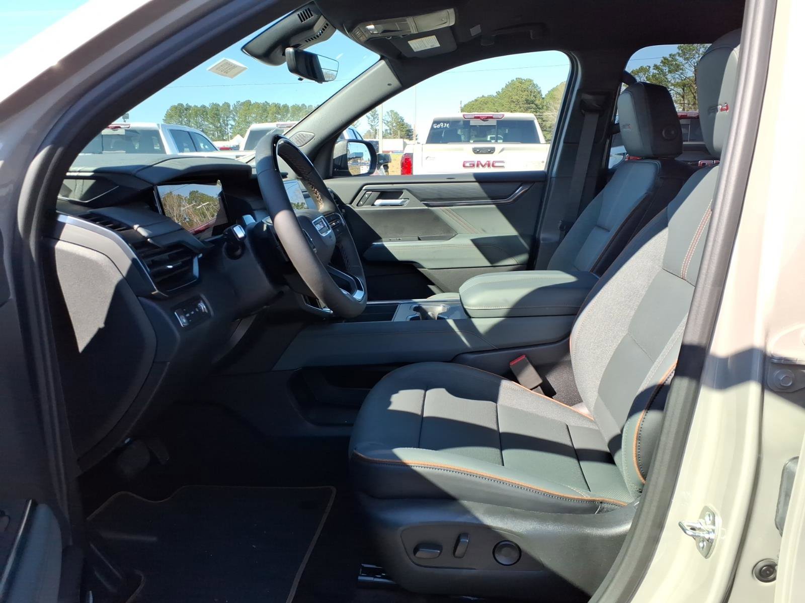 New 2026 GMC Acadia AT4 w/ Super Cruise Package AWD/4WD image 18