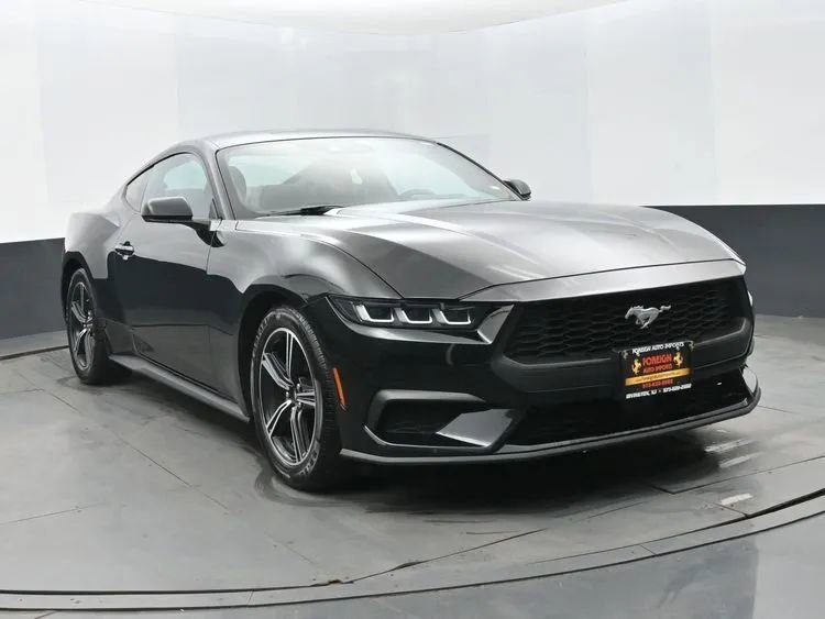 Used 2024 Ford Mustang Coupe image 2