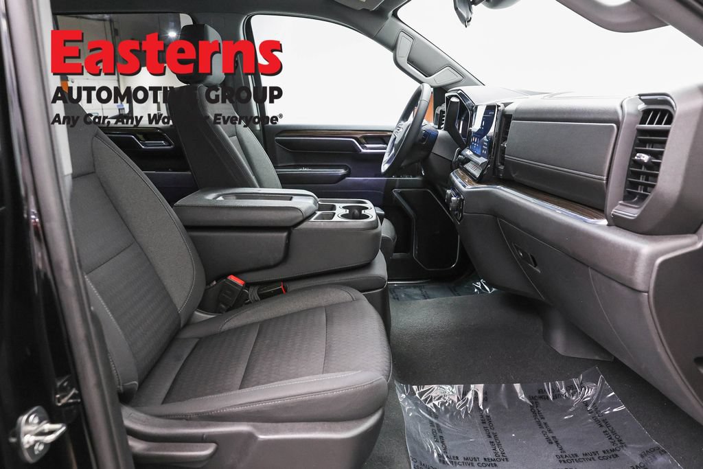 Used 2023 Chevrolet Silverado 1500 LT AWD/4WD image 26