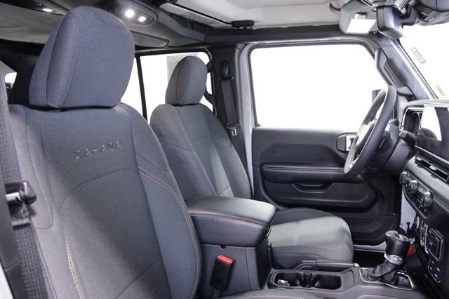 Used 2024 Jeep Wrangler Unlimited Sahara w/ Technology Group image 12