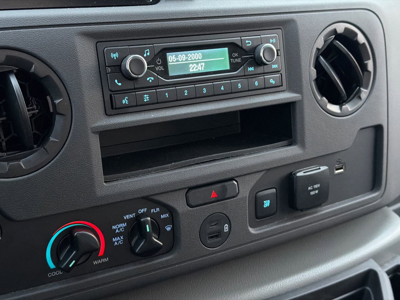 New 2026 Ford E-450 and Econoline 450 Super Duty w/ Power Equipment Group RWD image 25