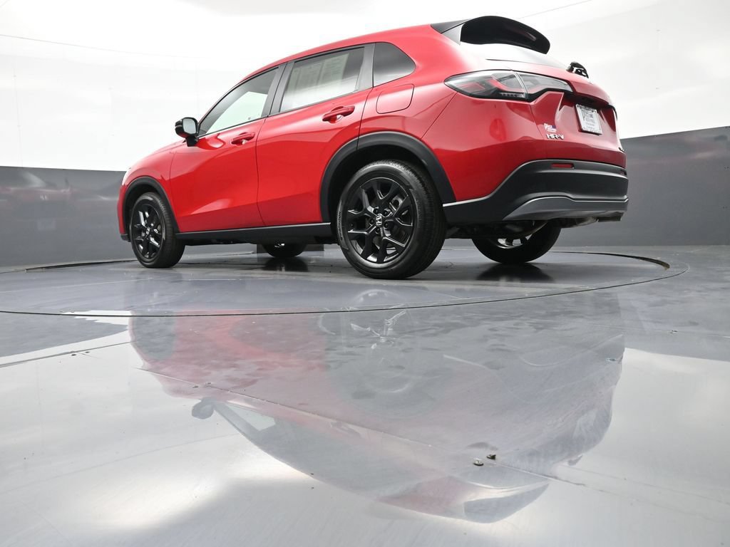 Certified 2025 Honda HR-V Sport image 30