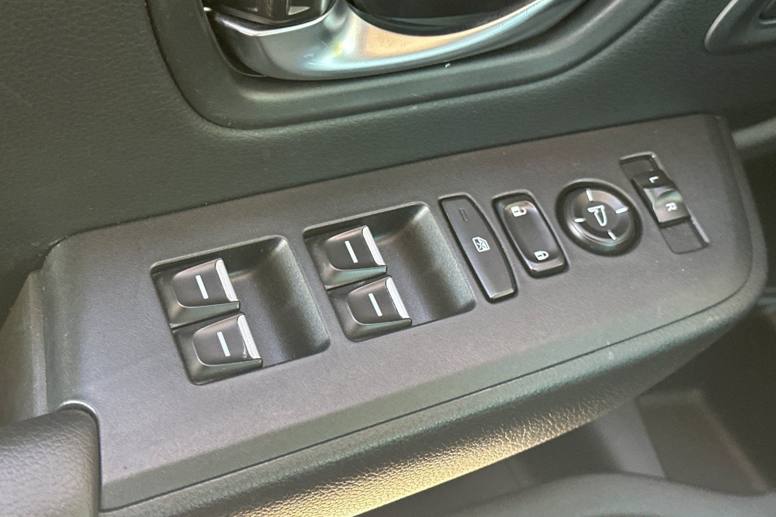 Used 2024 Honda Pilot Touring image 13