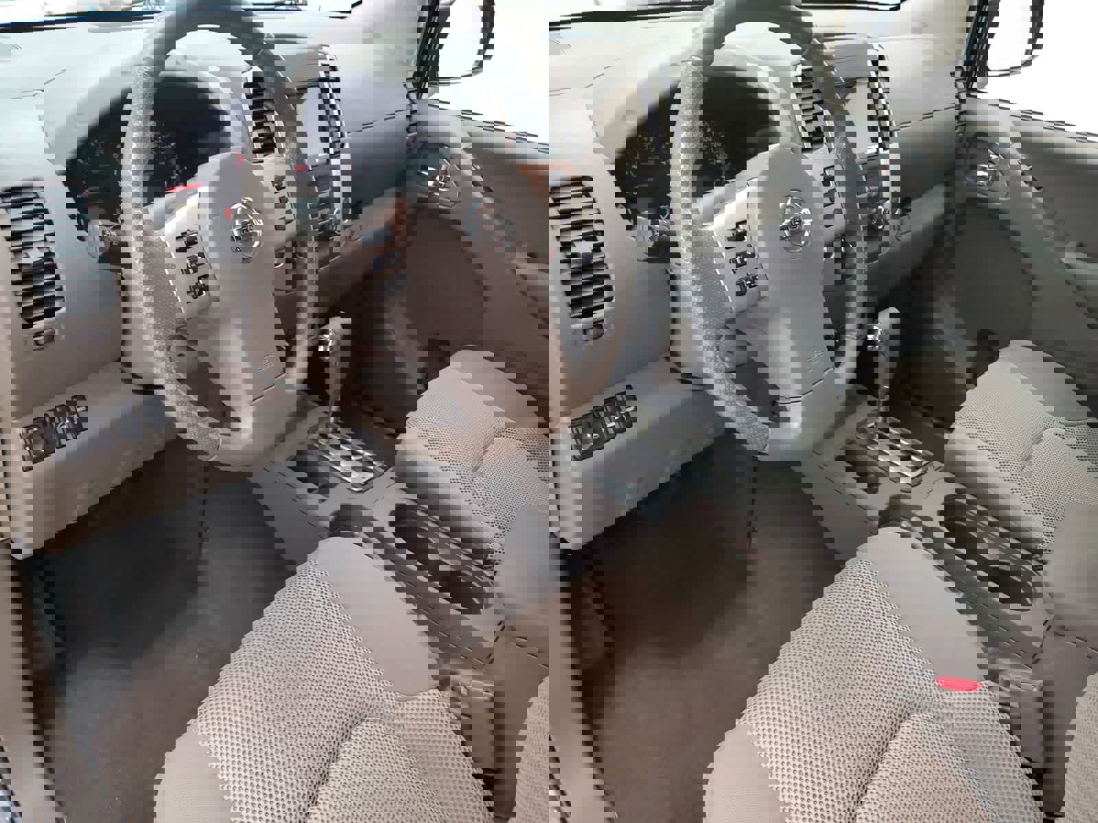 Used 2019 Nissan Frontier SV AWD/4WD image 2