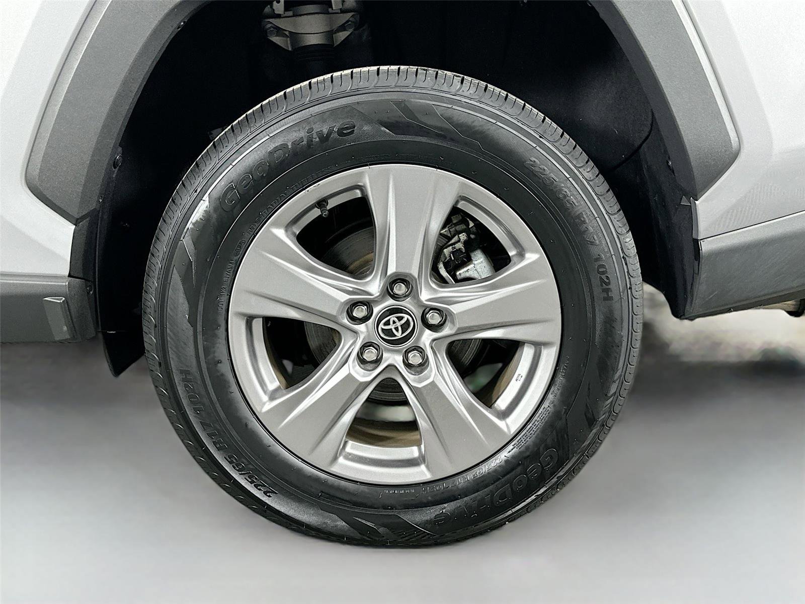 Certified 2025 Toyota RAV4 XLE image 28