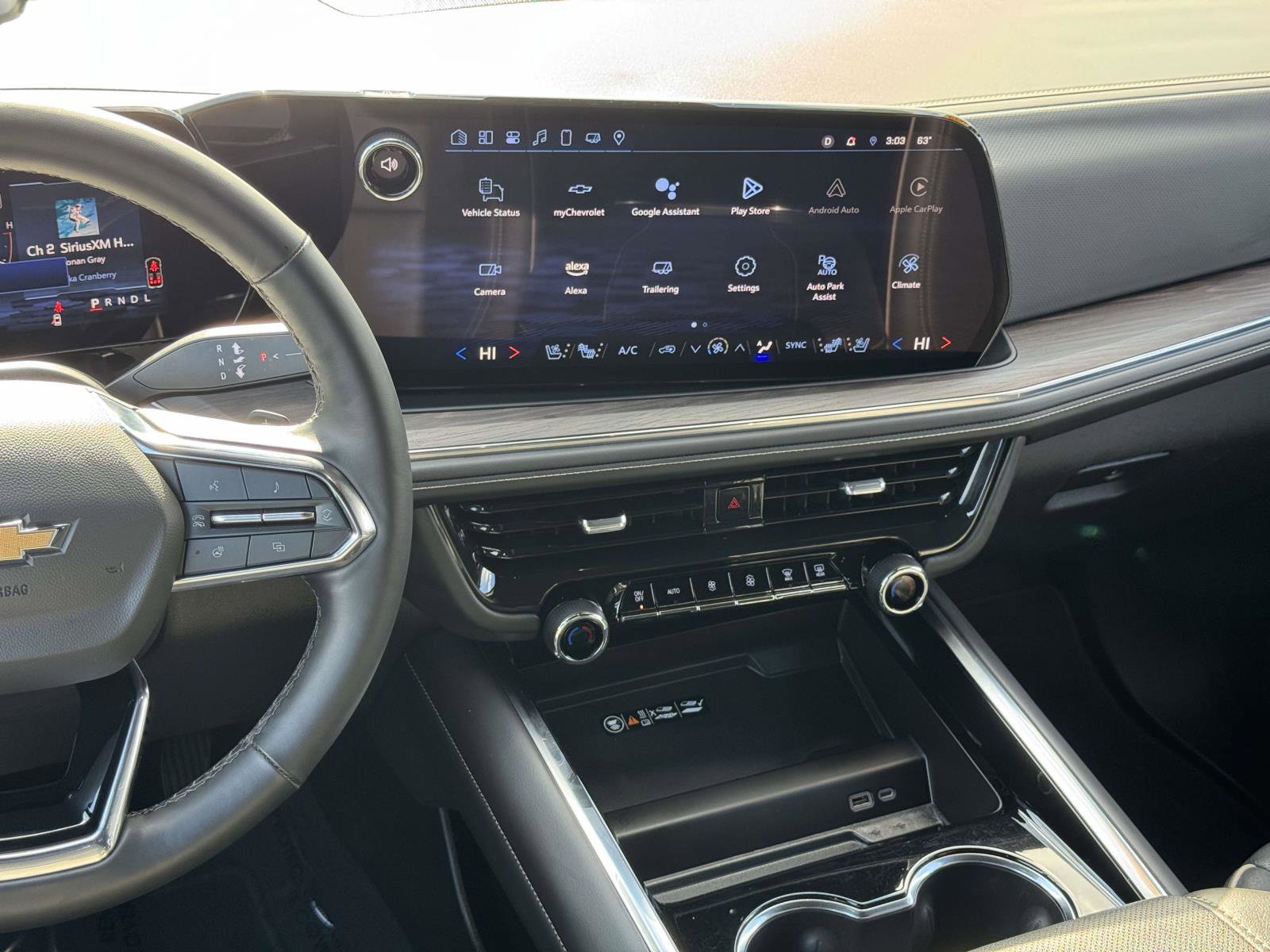 Certified 2025 Chevrolet Suburban Premier image 3