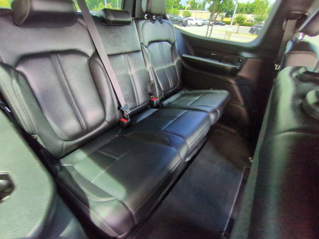 Used 2023 Jeep Wagoneer Series II w/ Premium Group I AWD/4WD image 30