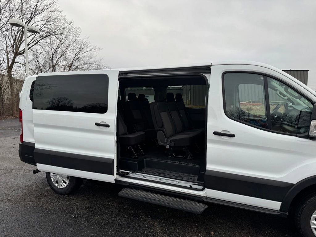 Used 2023 Ford Transit 350 XLT image 9