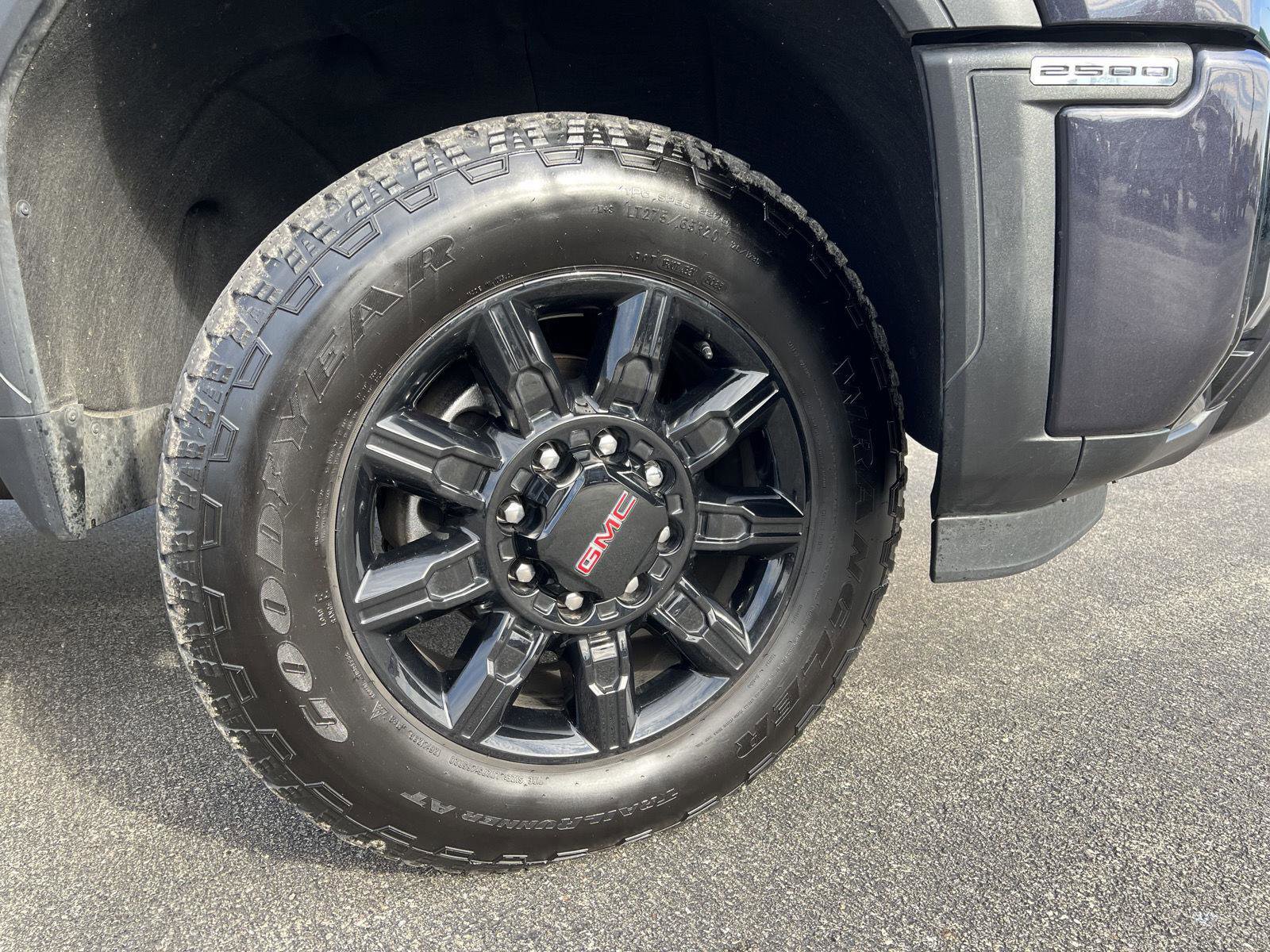 Used 2024 GMC Sierra 2500 AT4 w/ AT4 Preferred Package image 2