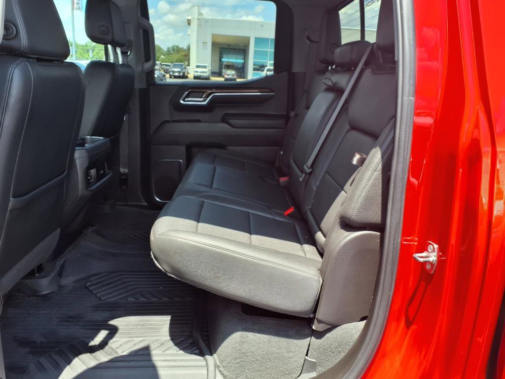 Used 2024 Chevrolet Silverado 1500 LT Trail Boss w/ Convenience Package II image 8