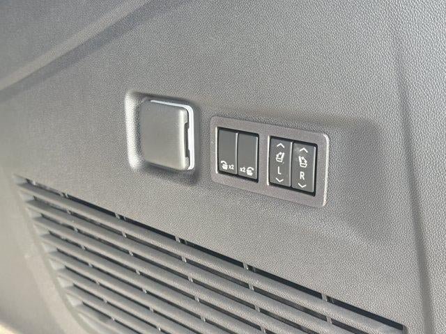 New 2026 GMC Yukon XL Elevation AWD/4WD image 17