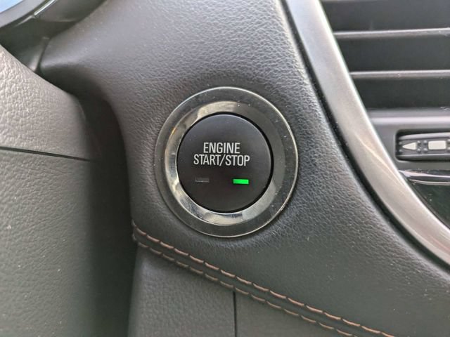 Used 2019 Chevrolet Trax LT w/ LT Convenience Package FWD image 29