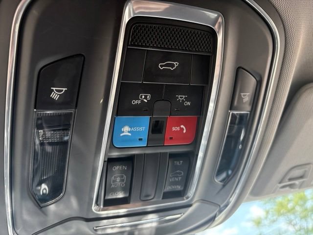 Used 2023 Jeep Grand Cherokee L Laredo w/ Luxury Tech Group I AWD/4WD image 45
