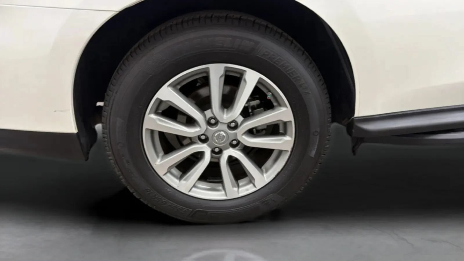 Used 2016 Nissan Pathfinder SV FWD image 27