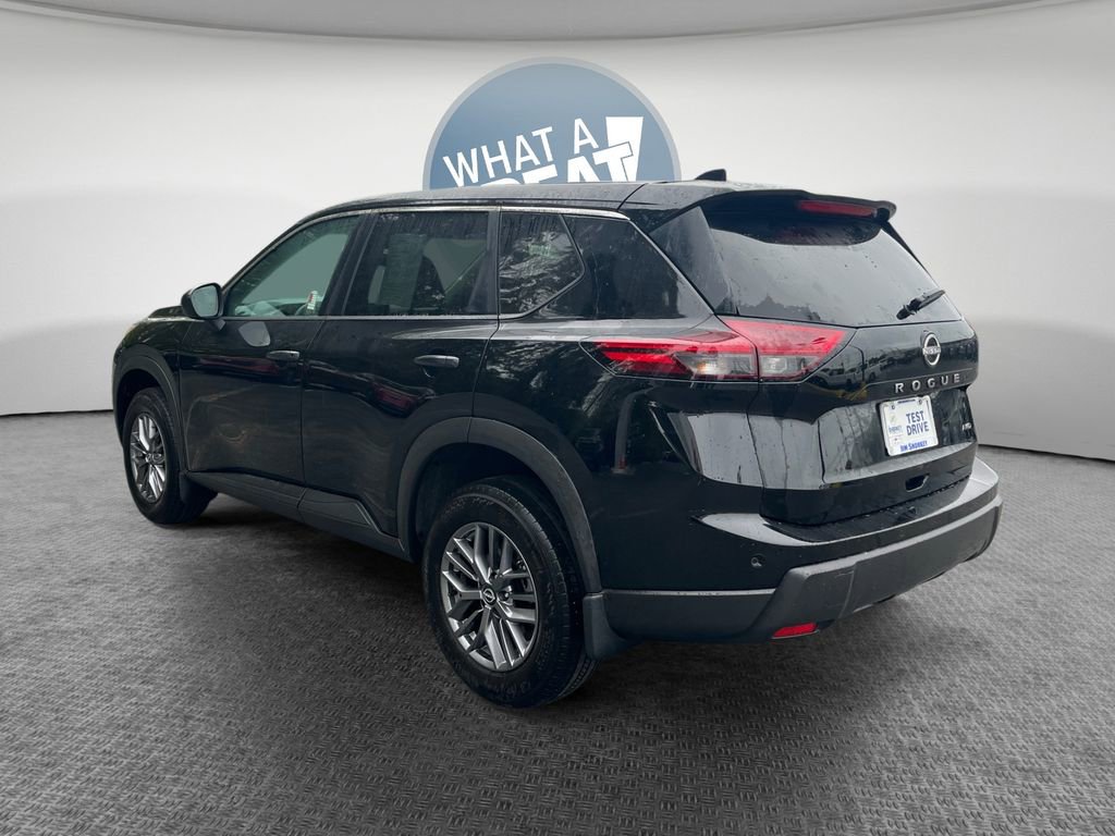 Used 2025 Nissan Rogue S image 6