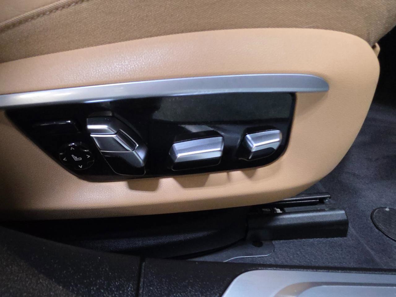 Used 2017 BMW 740i xDrive image 27