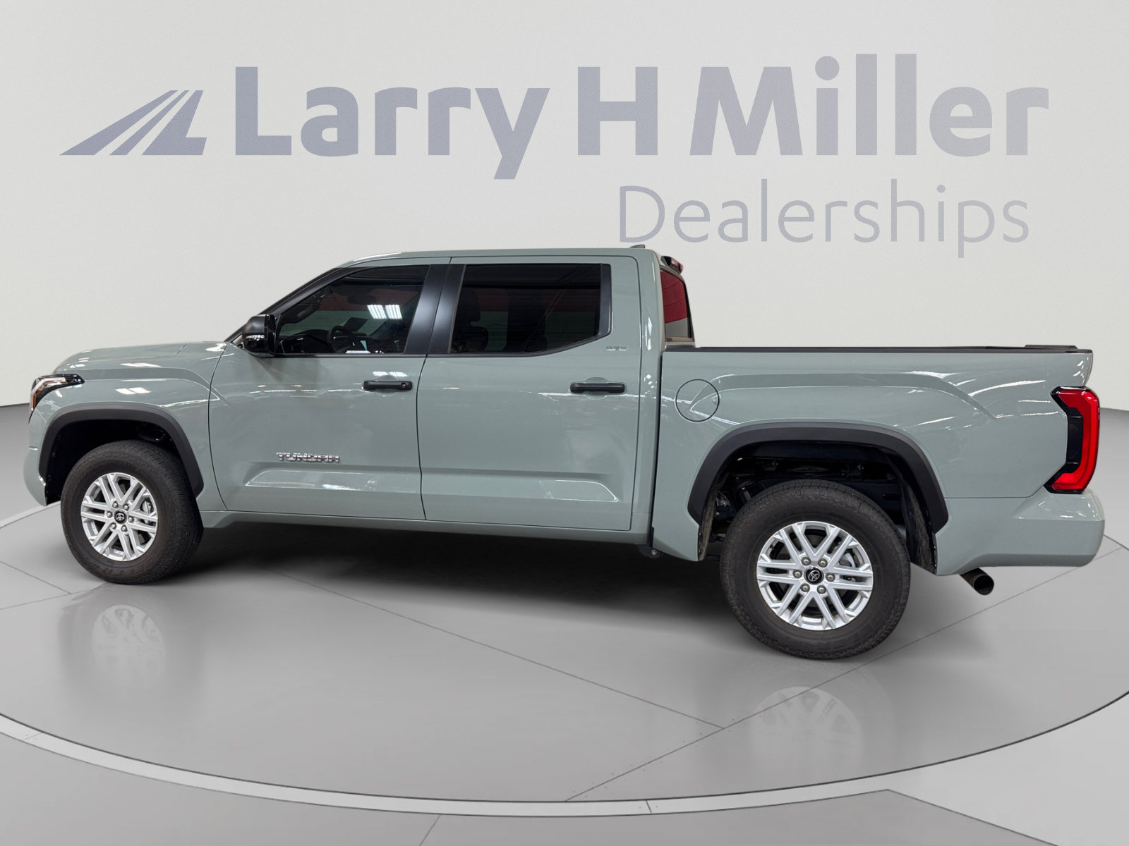 Certified 2026 Toyota Tundra SR5 w/ SR5 Convenience Package AWD/4WD image 2