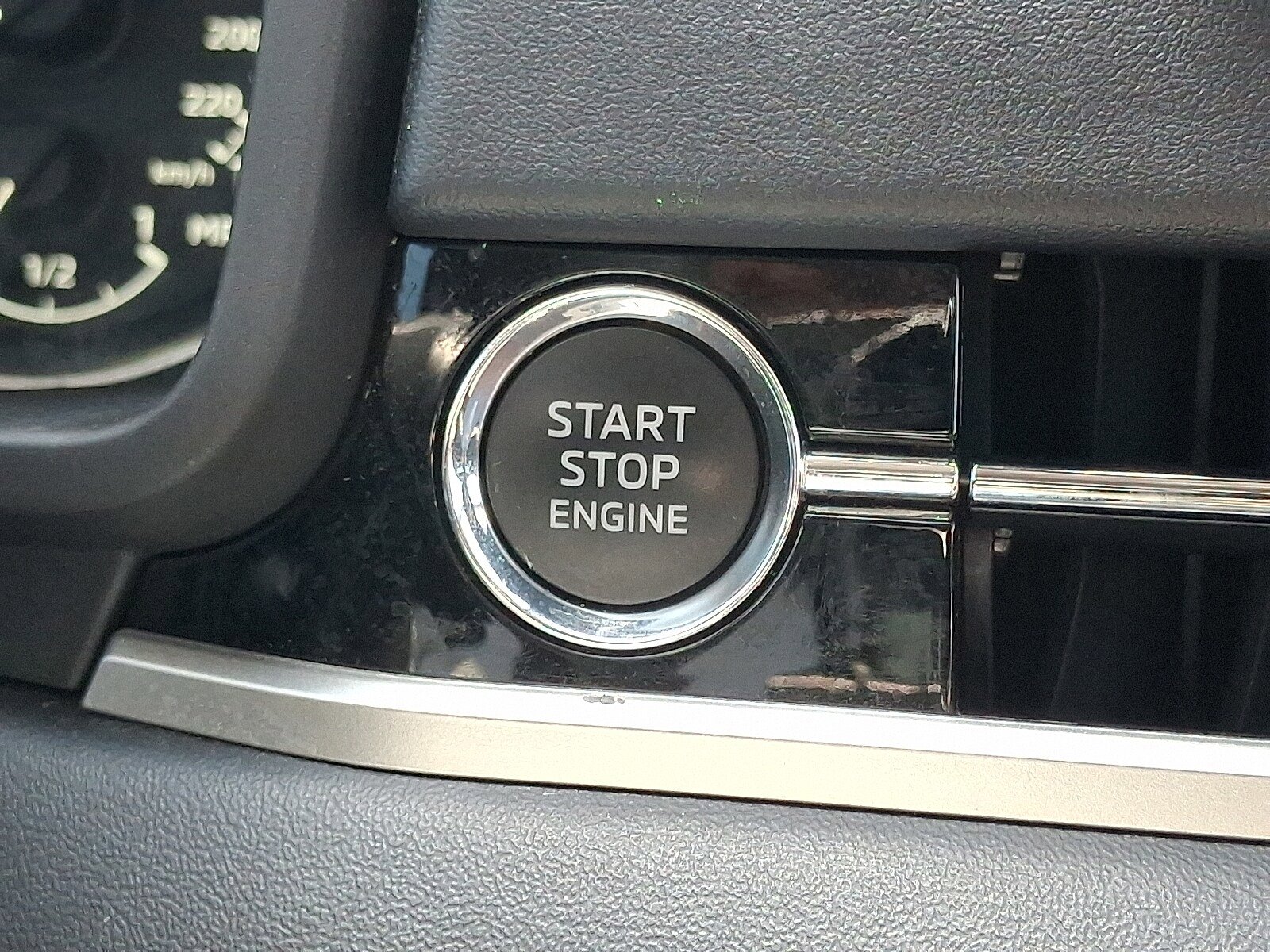 Used 2022 Mitsubishi Outlander ES image 25