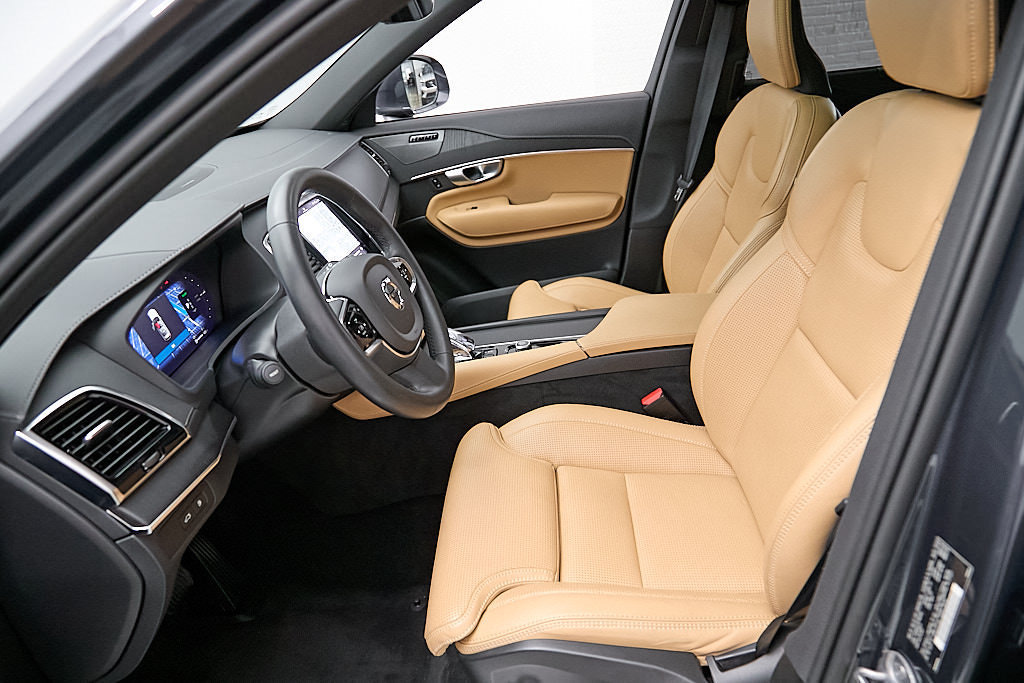 Certified 2024 Volvo XC90 T8 Ultimate AWD/4WD image 22