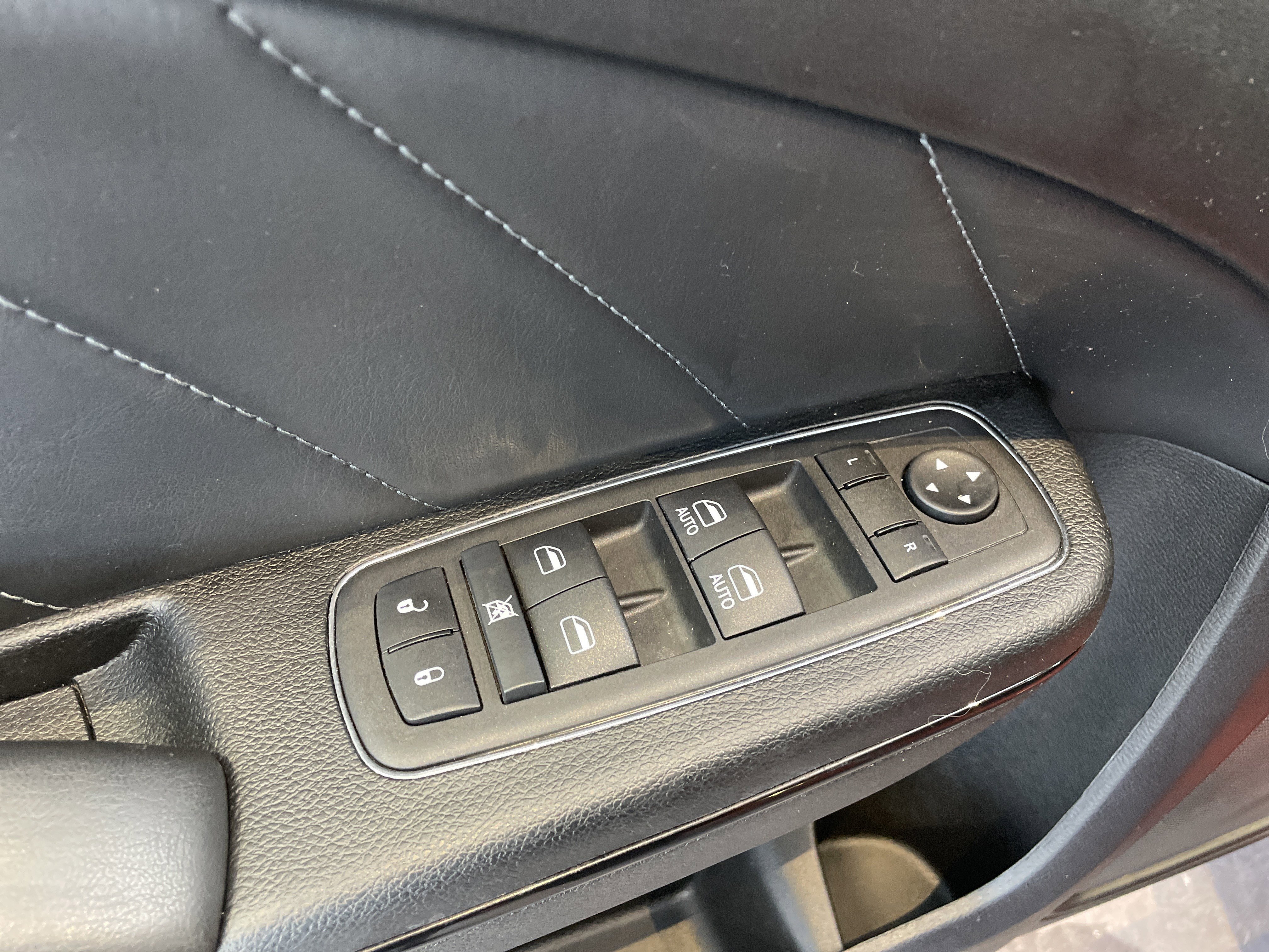 Used 2023 Dodge Charger Scat Pack w/ Daytona Edition Group image 17