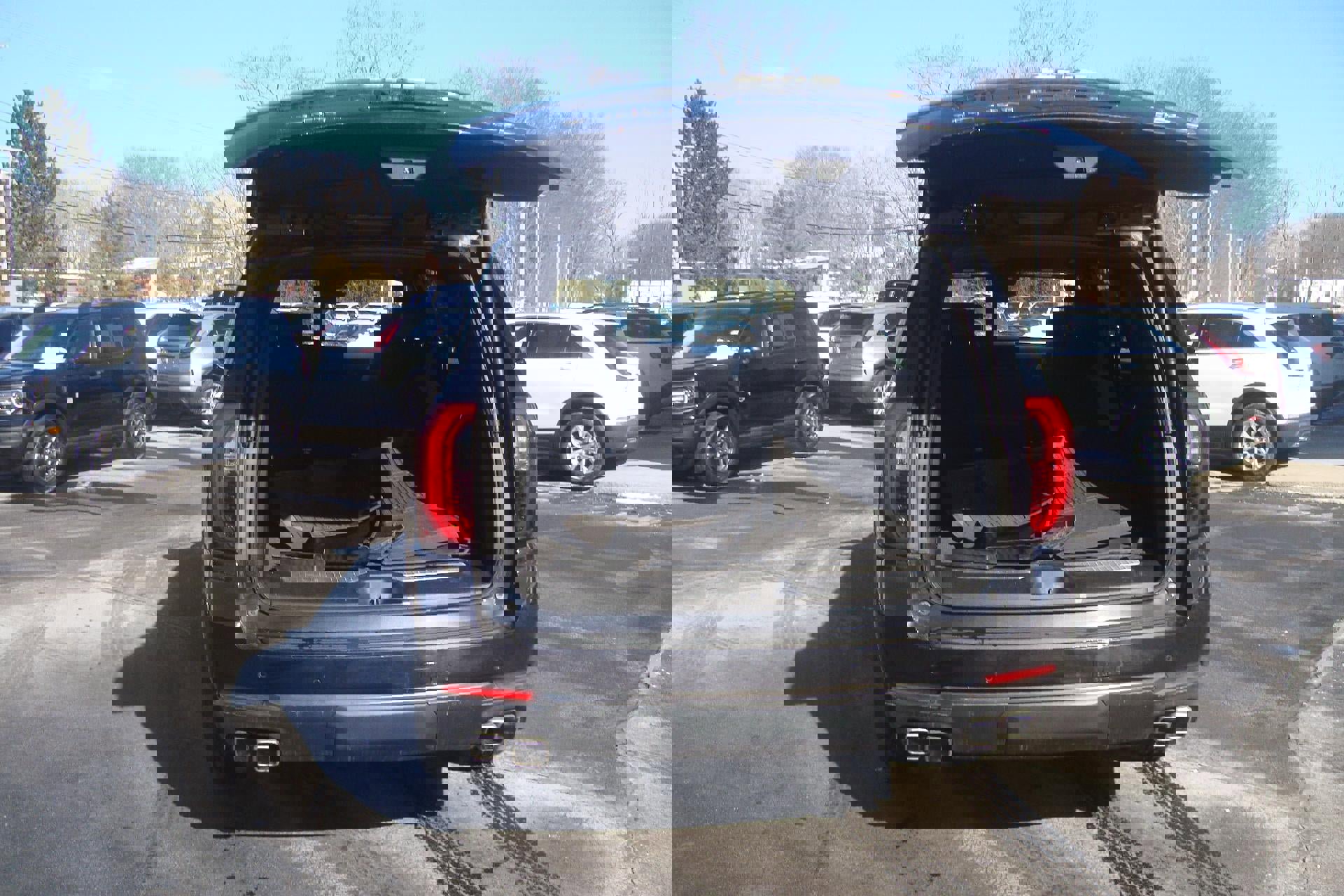 Used 2025 GMC Yukon AT4 Ultimate image 7