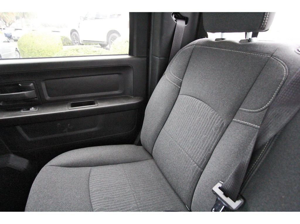 Used 2024 RAM 2500 Tradesman w/ Chrome Appearance Group AWD/4WD image 11