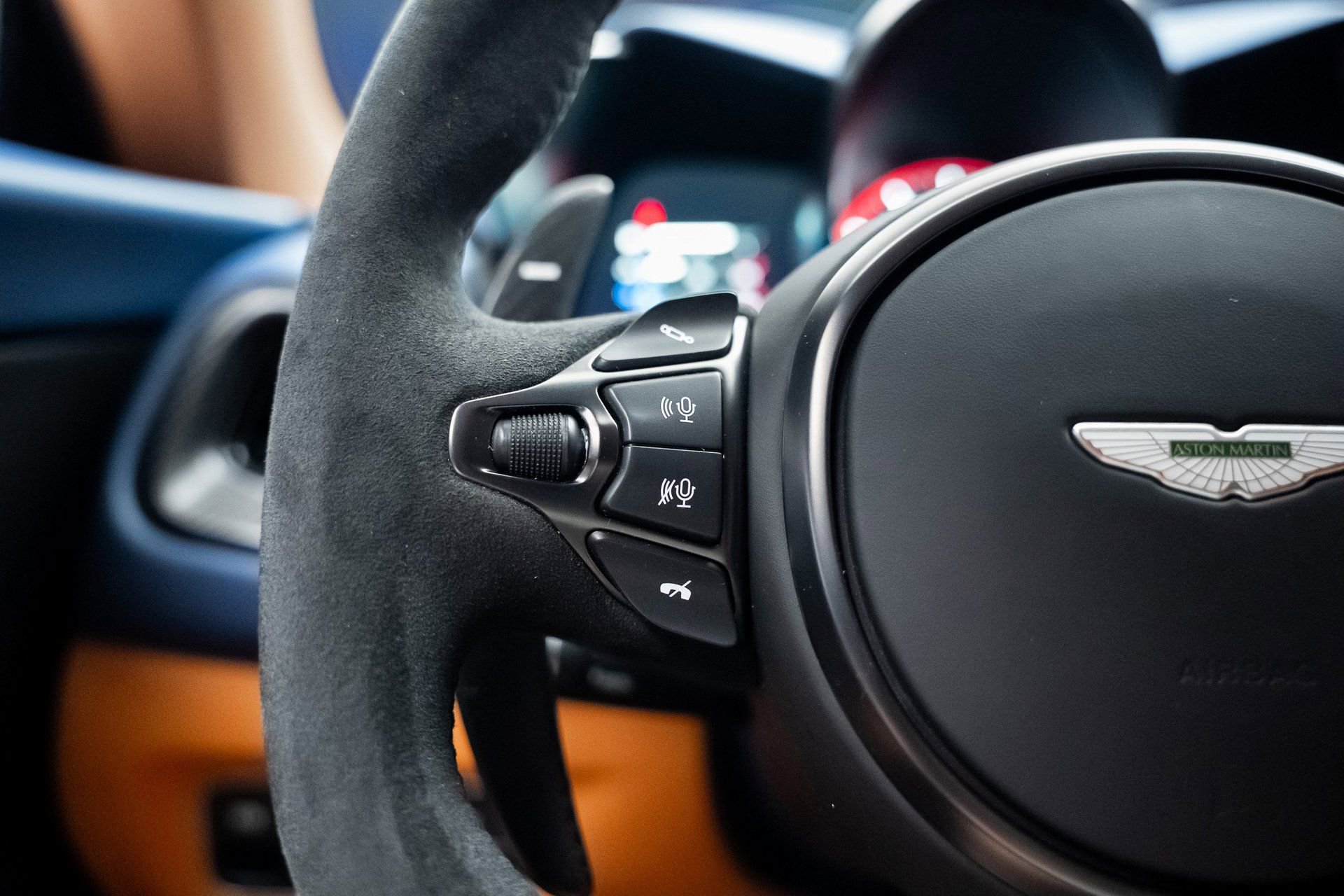 Used 2023 Aston Martin DBS Coupe image 49