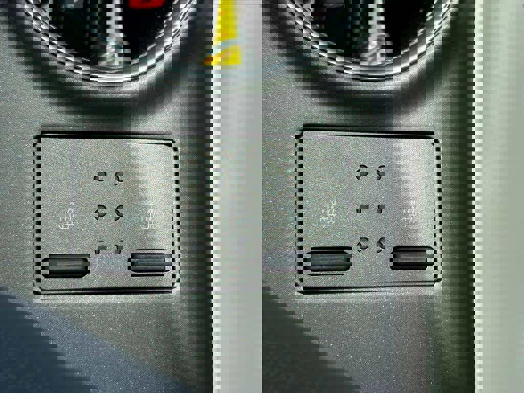 Used 2021 Toyota Camry XLE FWD image 17