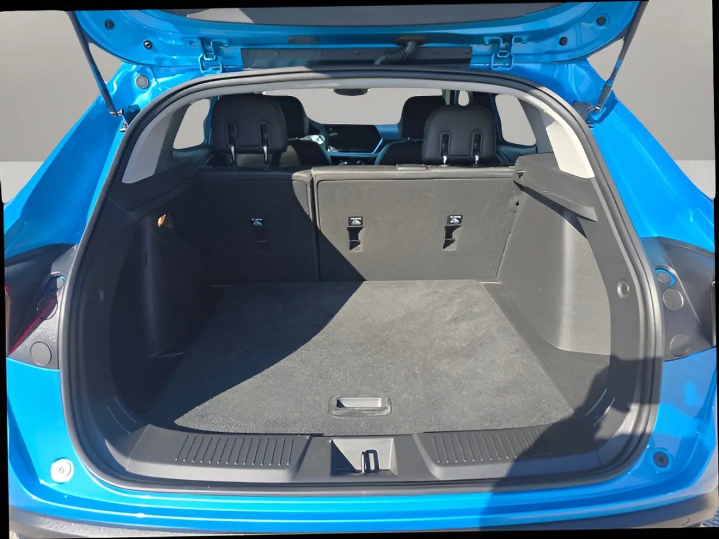 Used 2025 Chevrolet Trax LT w/ Driver Confidence Package image 17