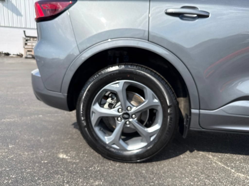 Used 2023 Ford Escape ST-Line w/ Tech Pack #1 AWD/4WD image 45