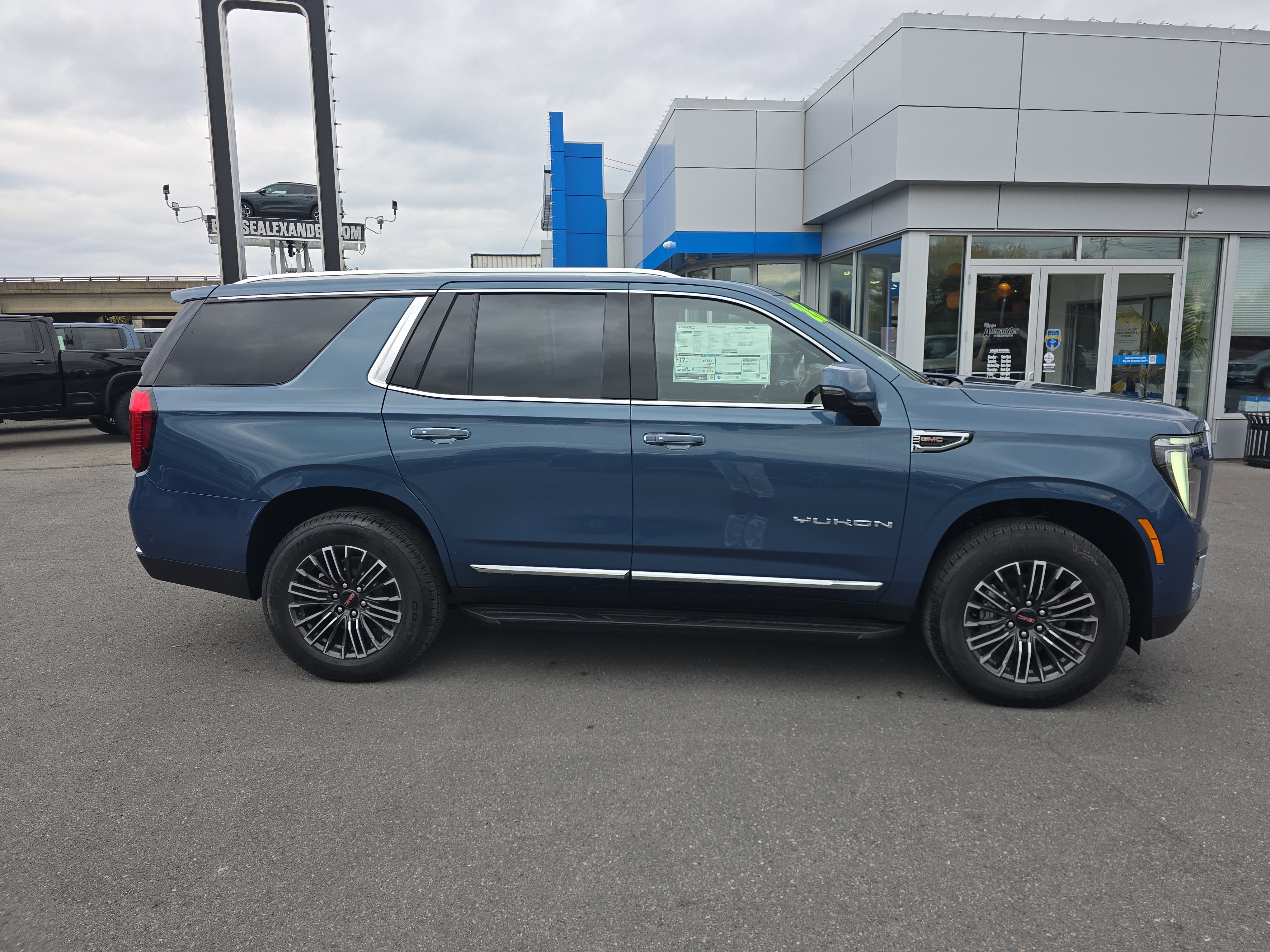 New 2026 GMC Yukon Elevation w/ LPO, Floor Liner Package video 2