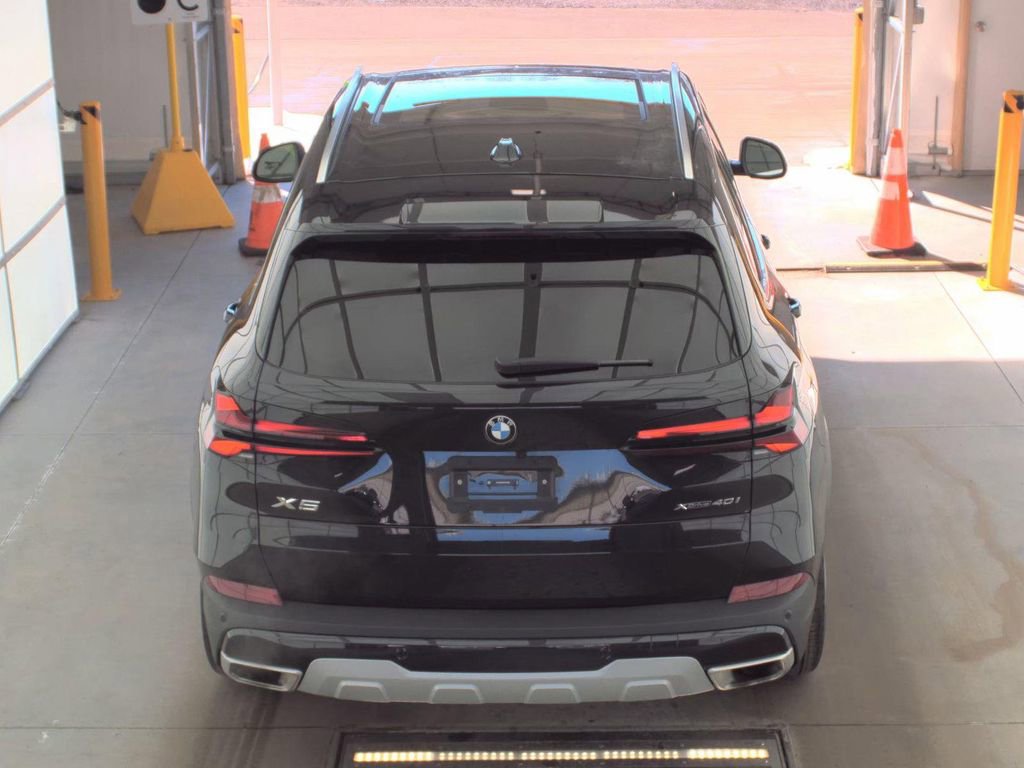 Used 2025 BMW X5 xDrive40i w/ Climate Comfort Package image 6