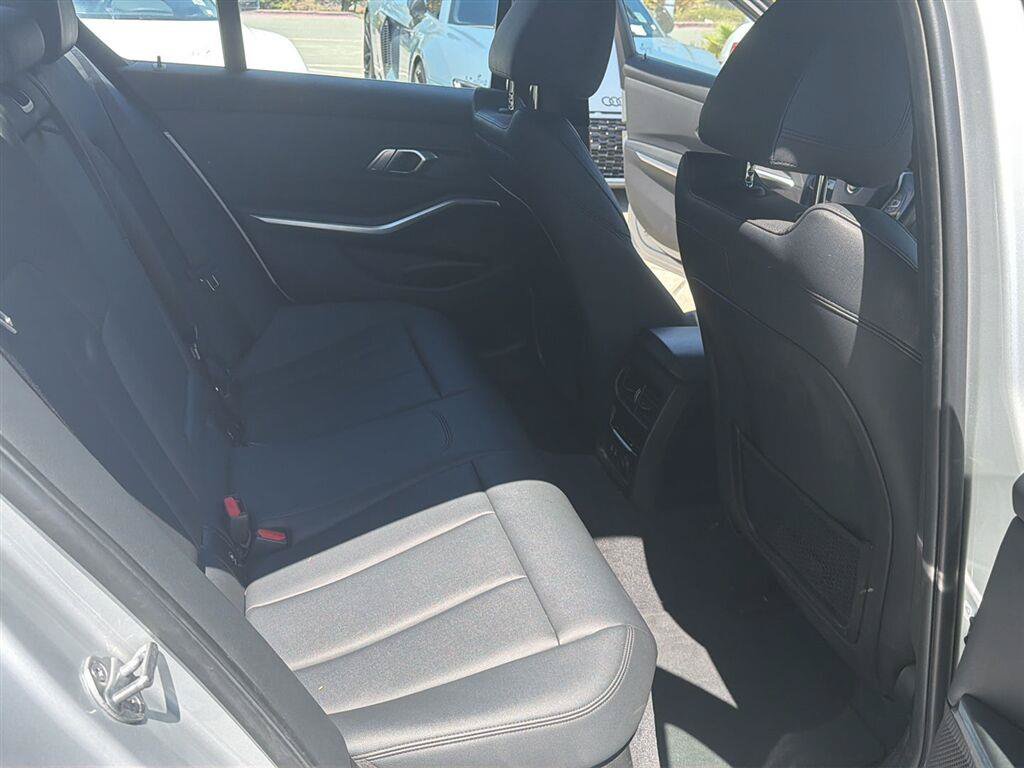 Used 2020 BMW 330i Sedan w/ Convenience Package RWD image 14
