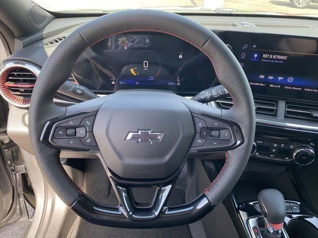 New 2025 Chevrolet Trax RS w/ Driver Confidence Package FWD image 24
