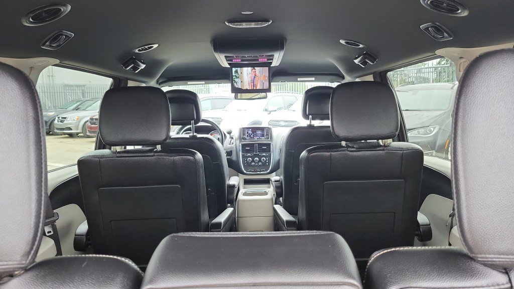 Used 2019 Dodge Grand Caravan SXT image 14