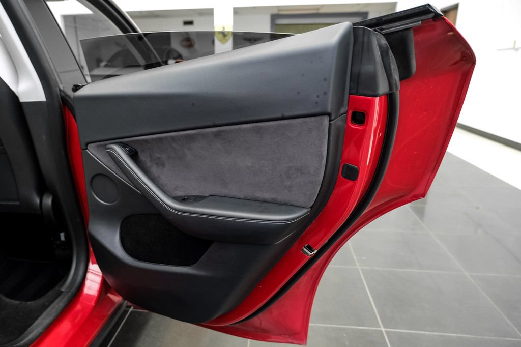 Used 2023 Tesla Model Y AWD image 43