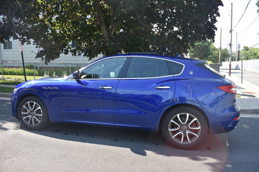 Used 2020 Maserati Levante AWD/4WD image 8
