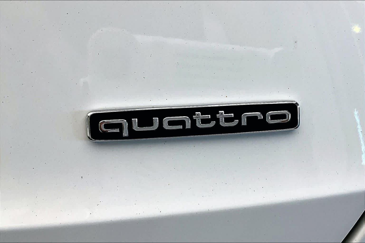 Used 2024 Audi Q3 2.0T Premium w/ Convenience Package AWD/4WD image 10